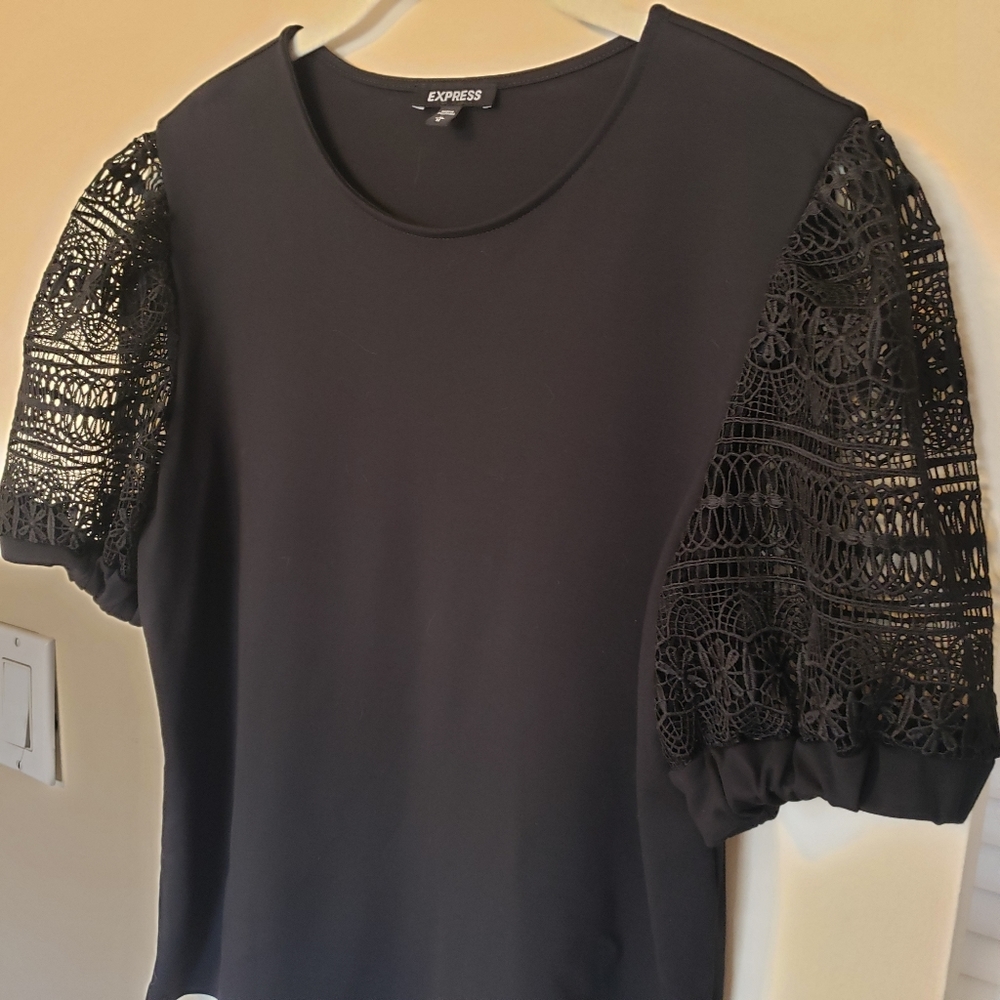 Express puff sleeve blouse